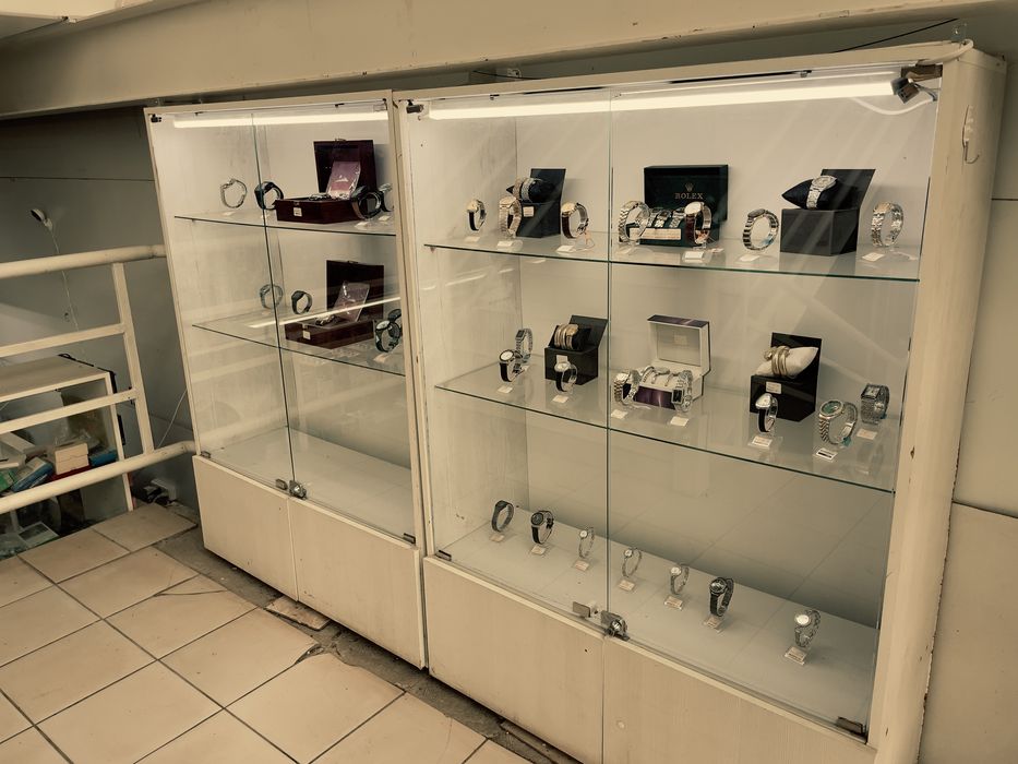 Продам 2 шт витрина