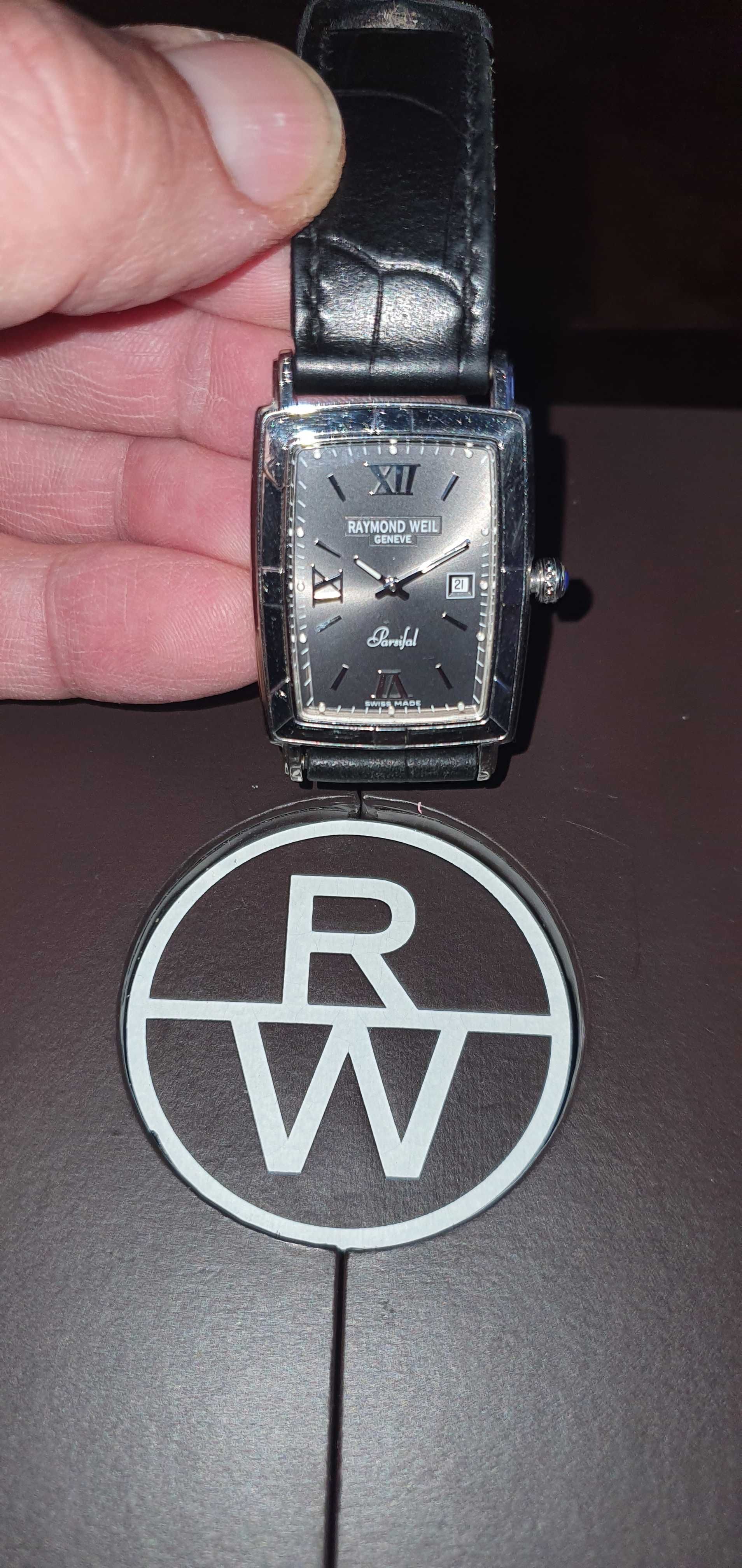 Продавам часовник Raymond Weil