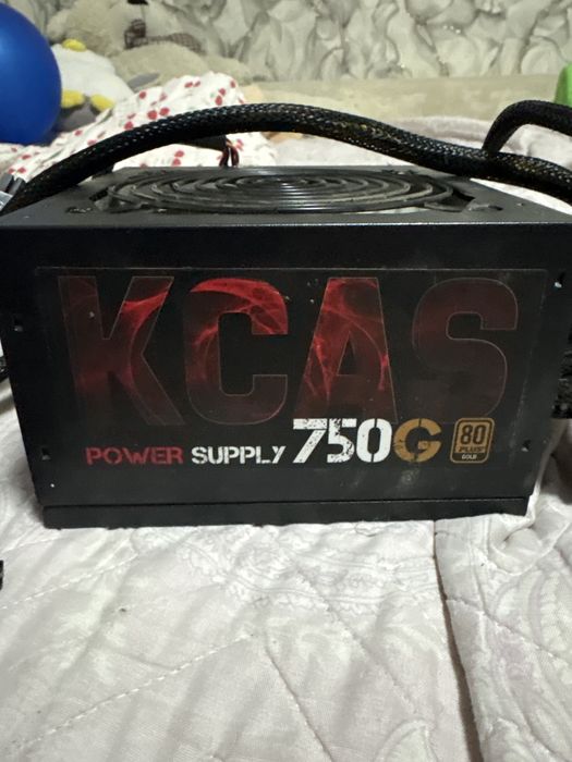 Продам блок питания aerocool kcas 750g