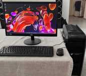 Sistem complet Intel Xeon unitate + monitor in stare perfecta