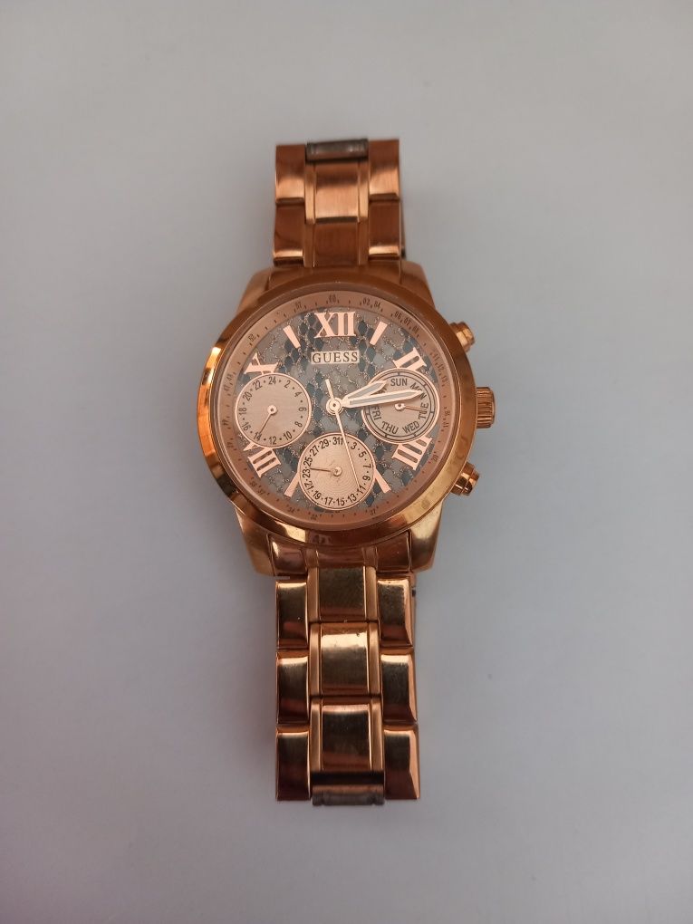 Guess W0448l9 water resistant