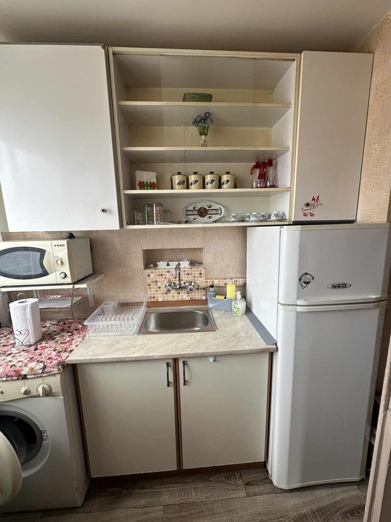 Дава се под наем Едностаен апартамент в София, Гео Милев - 25 кв.м за 357 € - Снимка #1