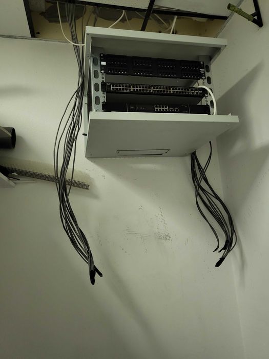 Servicii IT si  Instalații Tehnice pentru Firme si Locuințe