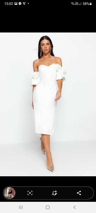 Бяла рокля.  Trendyol
