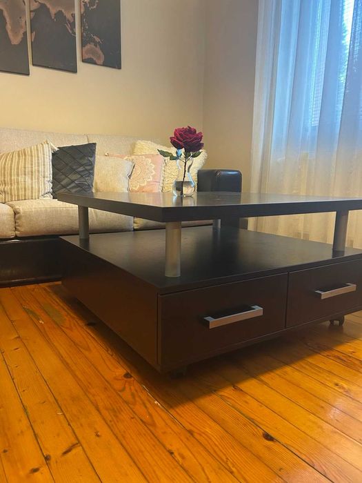 Холна маса на колела с 4 чекмеджета