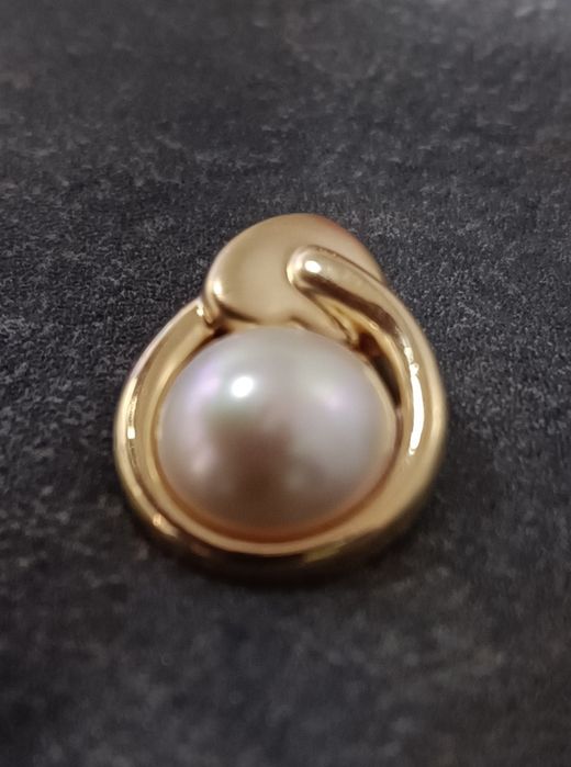 Золотой кулон 750 проба .Европа