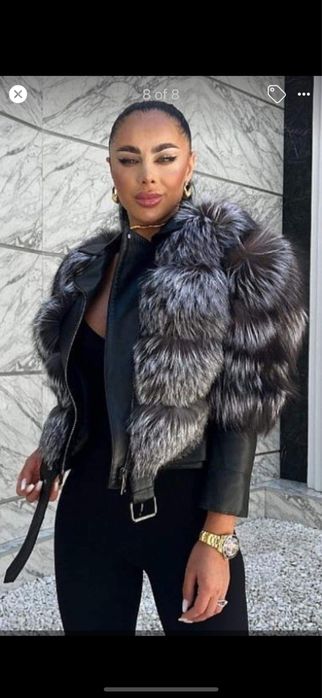 Vand haina din blana de vulpe naturala la 1300 lei