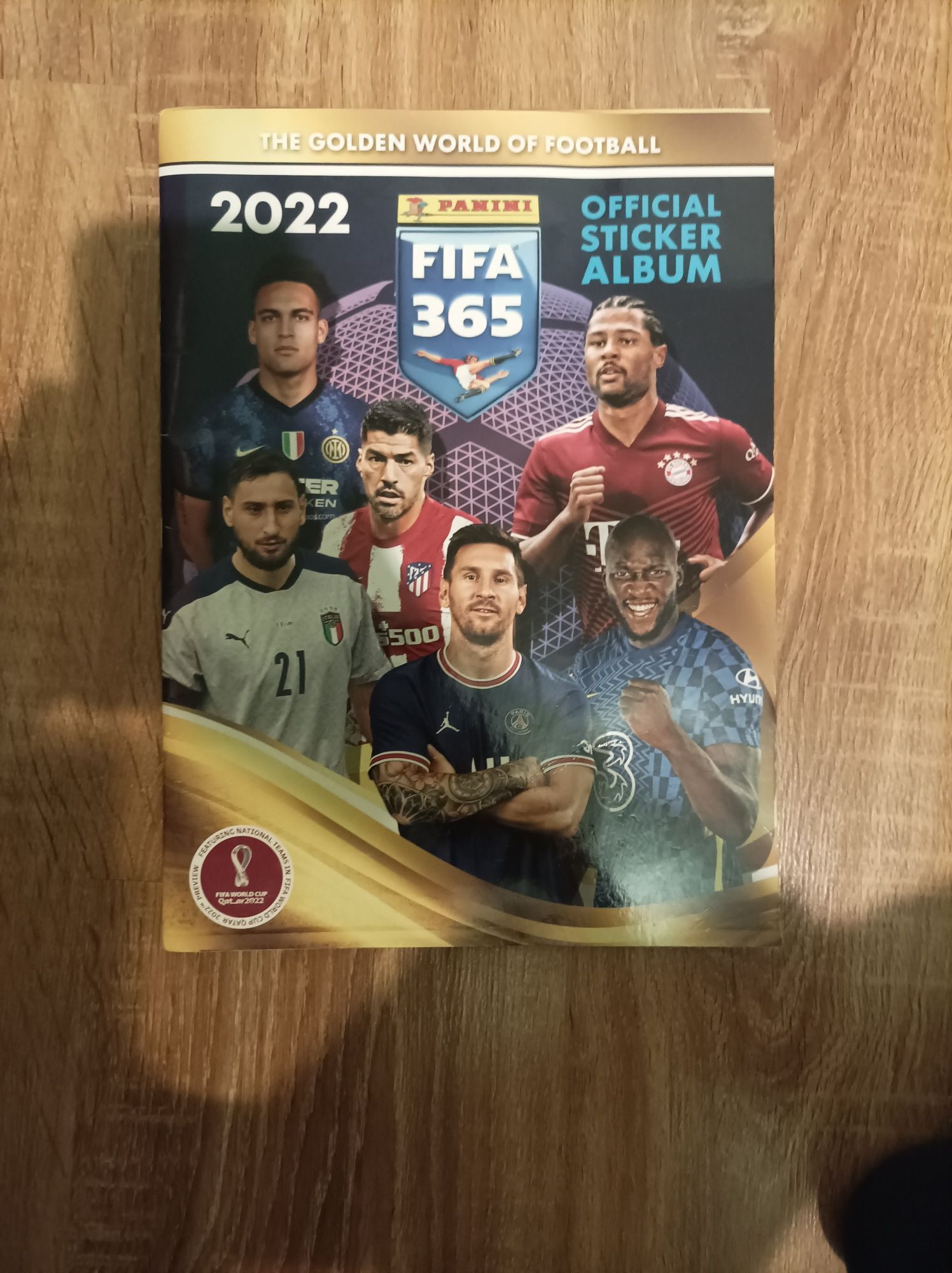 Vand albumul the golden world of football 2022