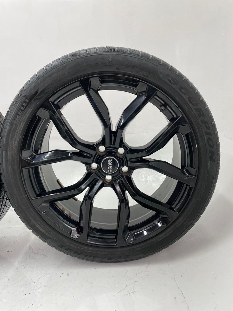 Jante originale Range Rover + cauciucuri Pirelli!