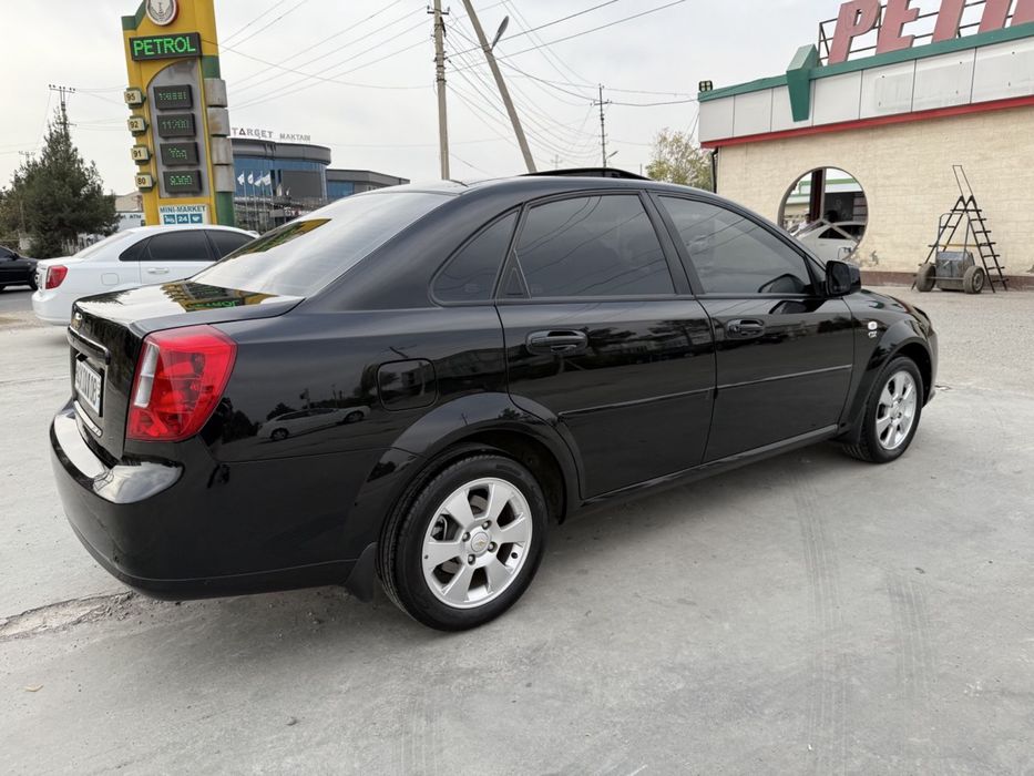 Gentra 2021 год, пробег 23000, автомат, люк, цвет черный