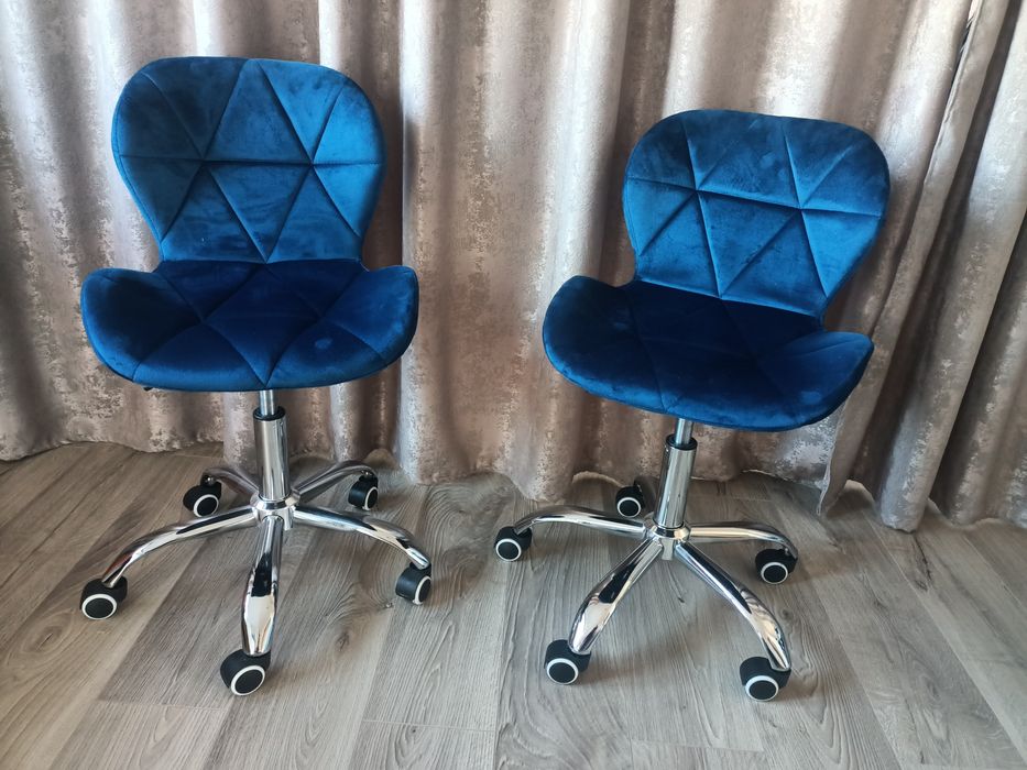 Scaun salon nou din catifea albastra