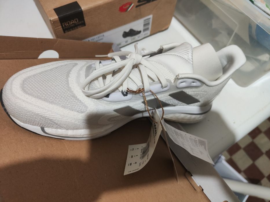 Adidasi Alergare Adidas Supernova dama 42 pret 300 lei