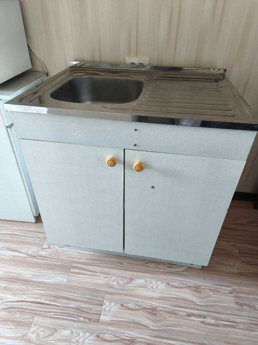 Продам кухонную мойку