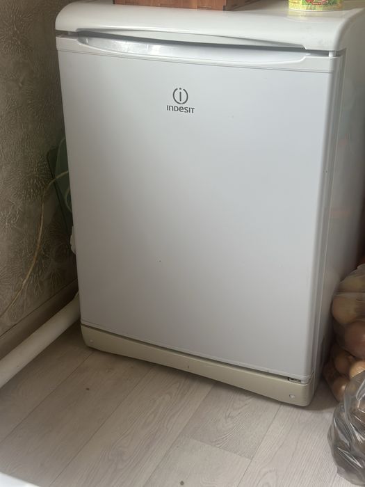 Холодильник, техника для кухни