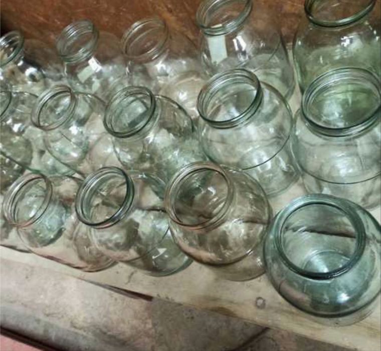 Продам банки 2л и 3л! Много!