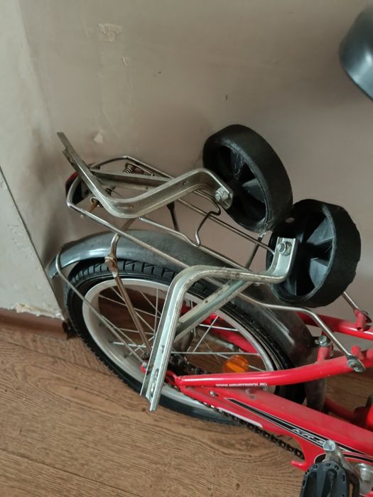 Продам детский велосипед 4 колесный.