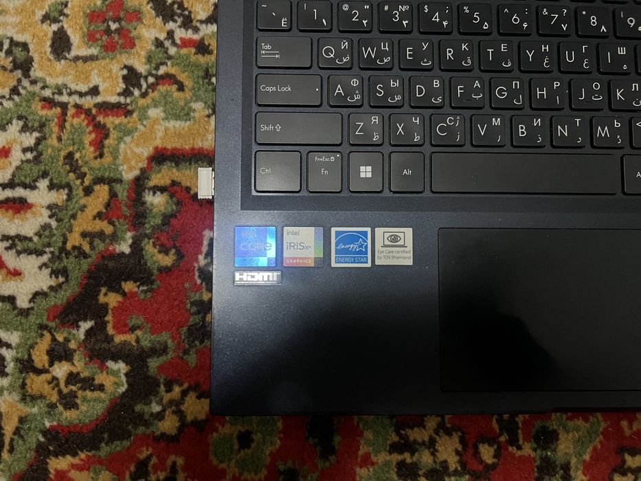 Asus  core i7 intel iris