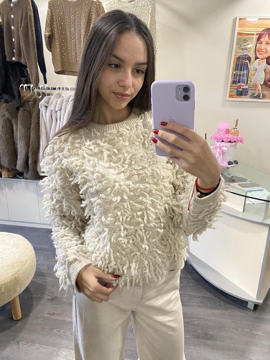 Готин пуловер универсален размер