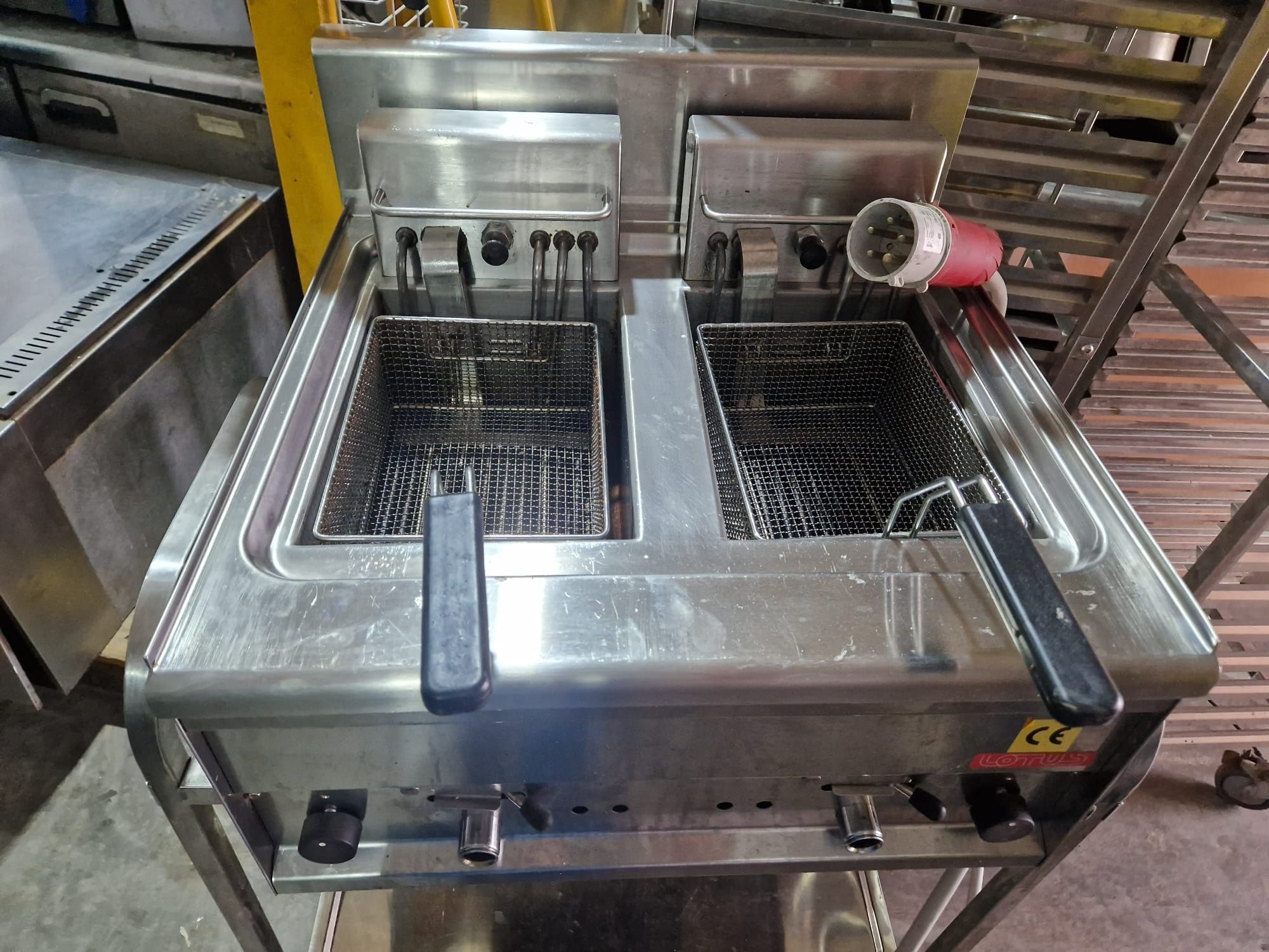 Friteuza dubla inox gros de putere,  cu robinet, 380v