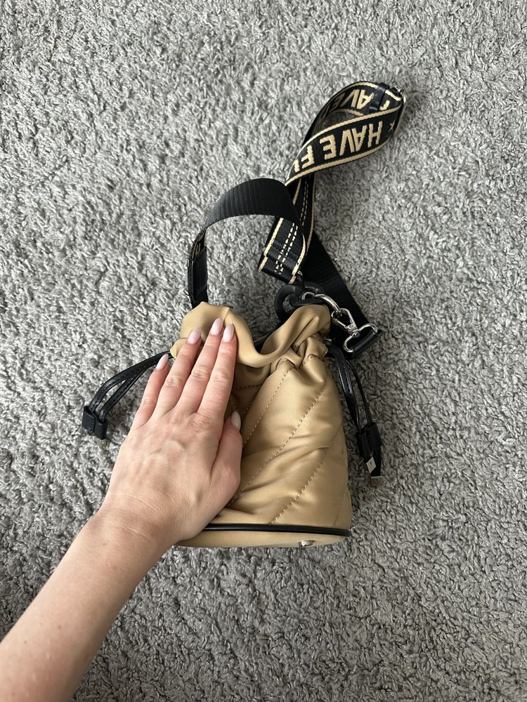 Малка чанта Zara