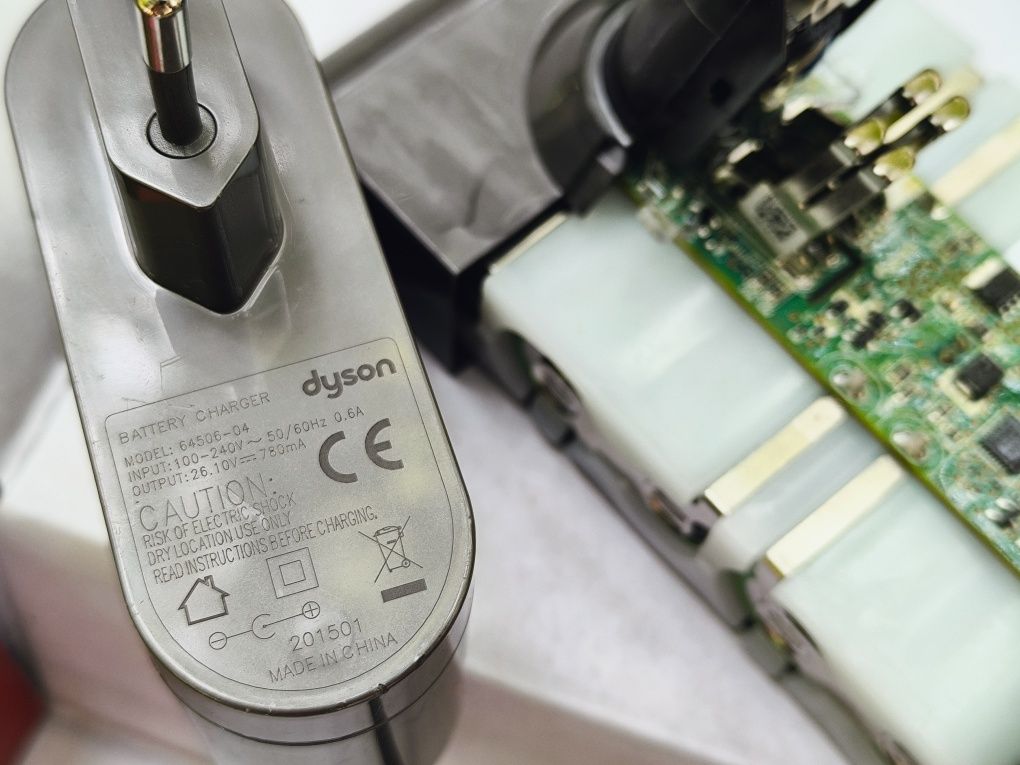Прахосмукачка Dyson V6 (проблем с батерията)