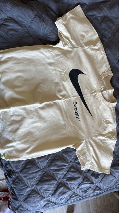 Футболка nike swoosh