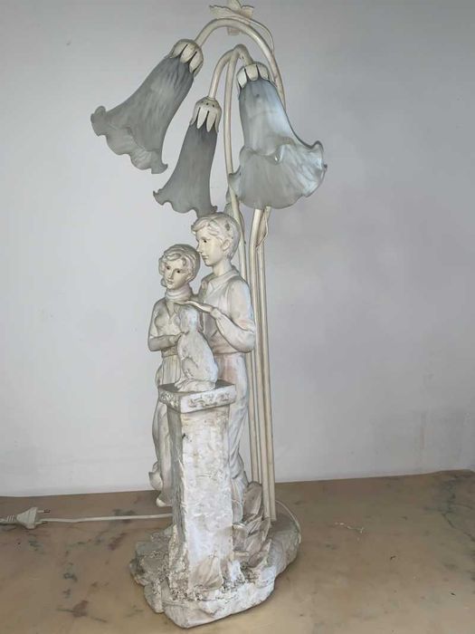 Veioza lampa scena galanta epoca indragostiti