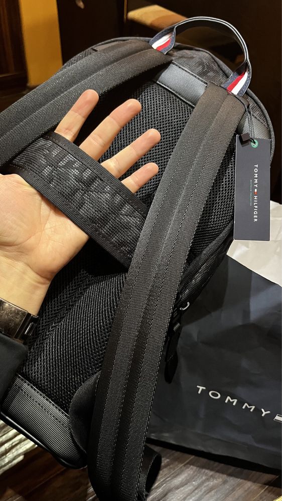 Нов комплект Tommy Hilfiger раница и чантичка мъжка чанта зелена