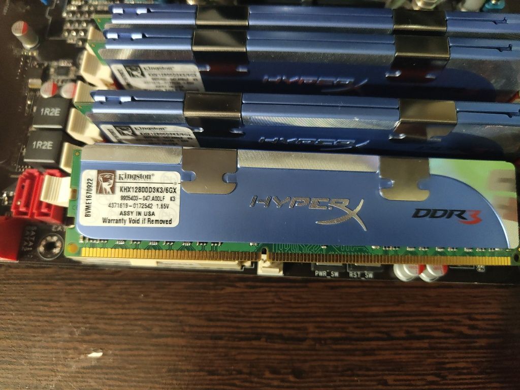 i7 975, placă bază ASUS P6T, 4 * 2 GB DDR3