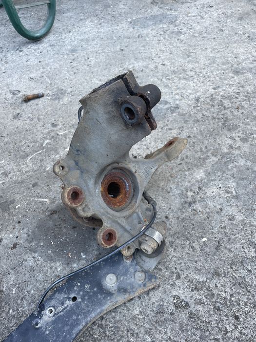 fuzeta dreapta fata ford focus 3 1.0 benzina 2015