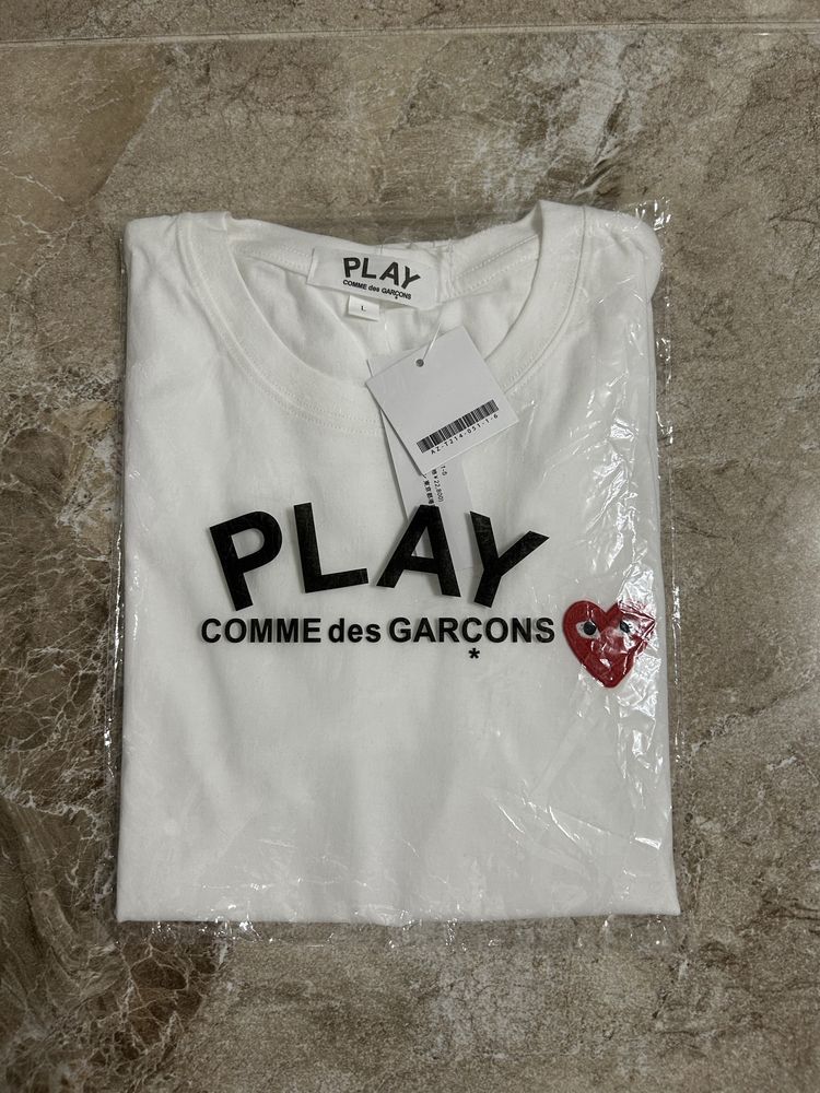 CDG тениска (Comme des garcons Play)