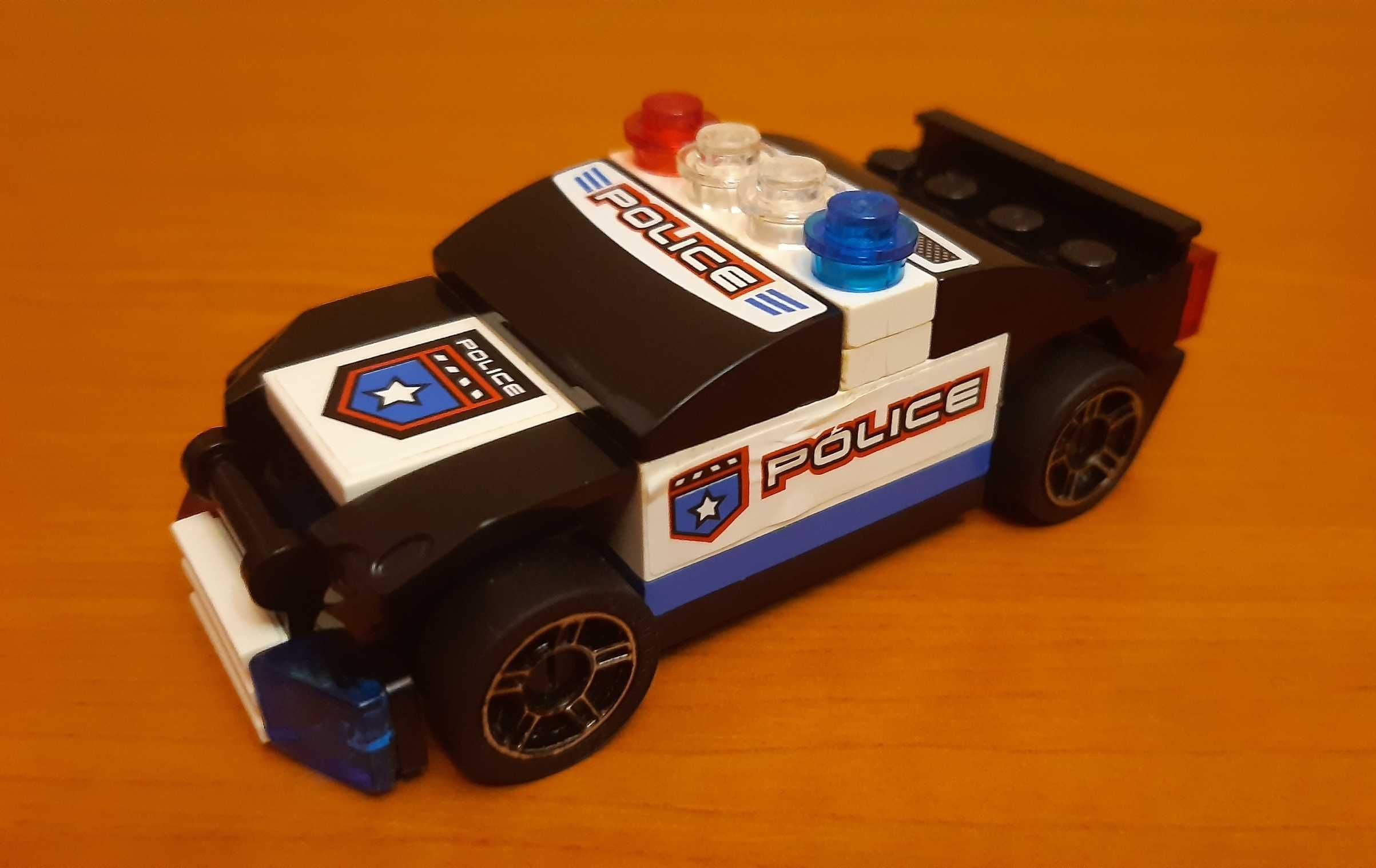 LEGO Urban Enforcer 8301 + LEGO Smokin' Slickster 8304