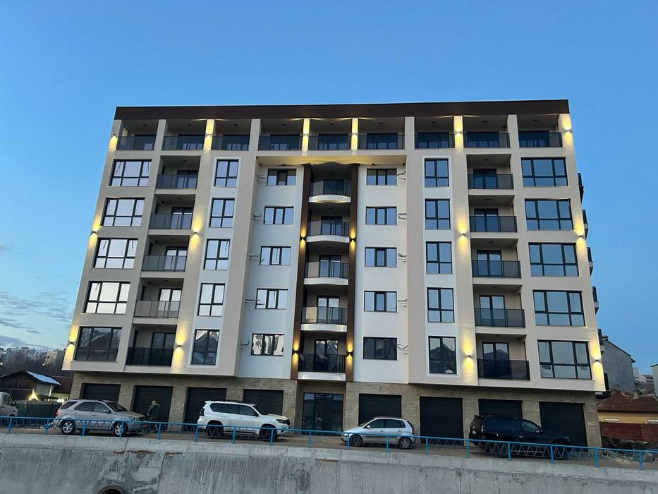 южен среден тристаен апартамент в нова сграда–кв. Любен Каравелов