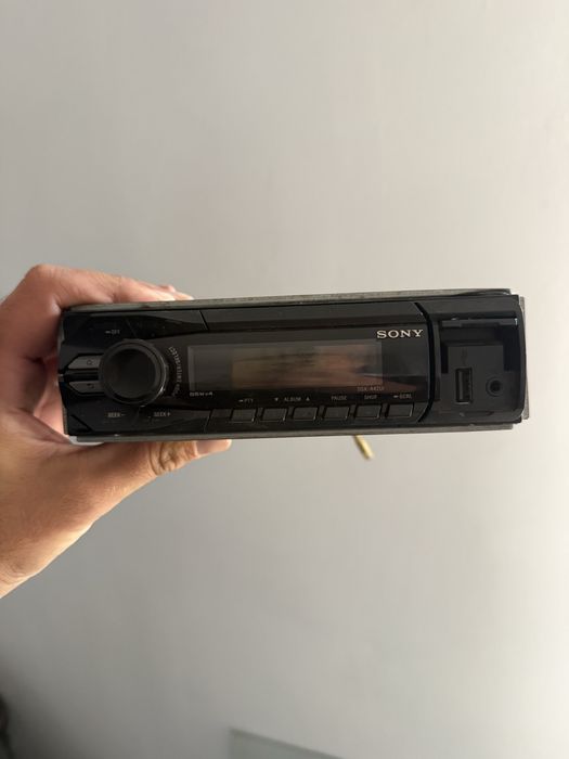 Авторадио Сони флашка и аукс
