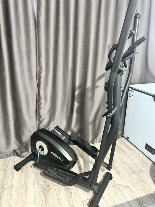 Продам эллиптический тренажер