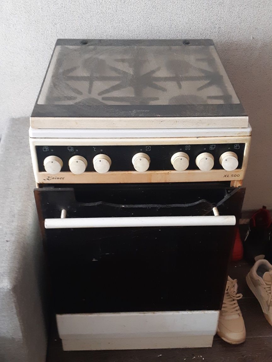 Продам плиту Kaiser срочно