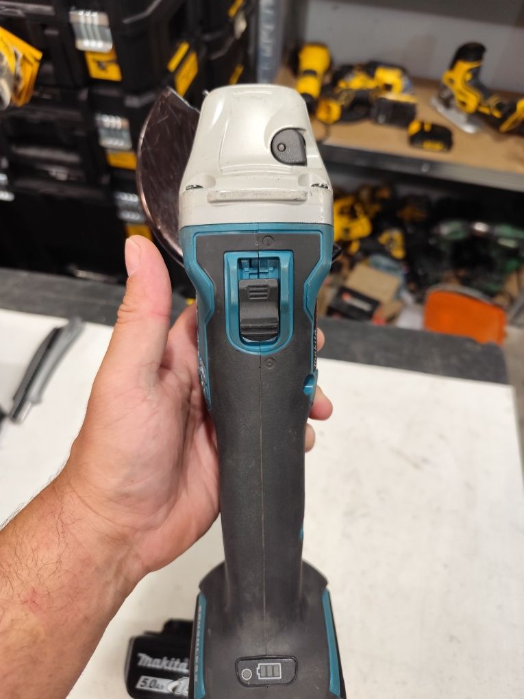 Безчетков акумулаторен ъглошлайф Макита Makita DGA 504 + 5Ah
