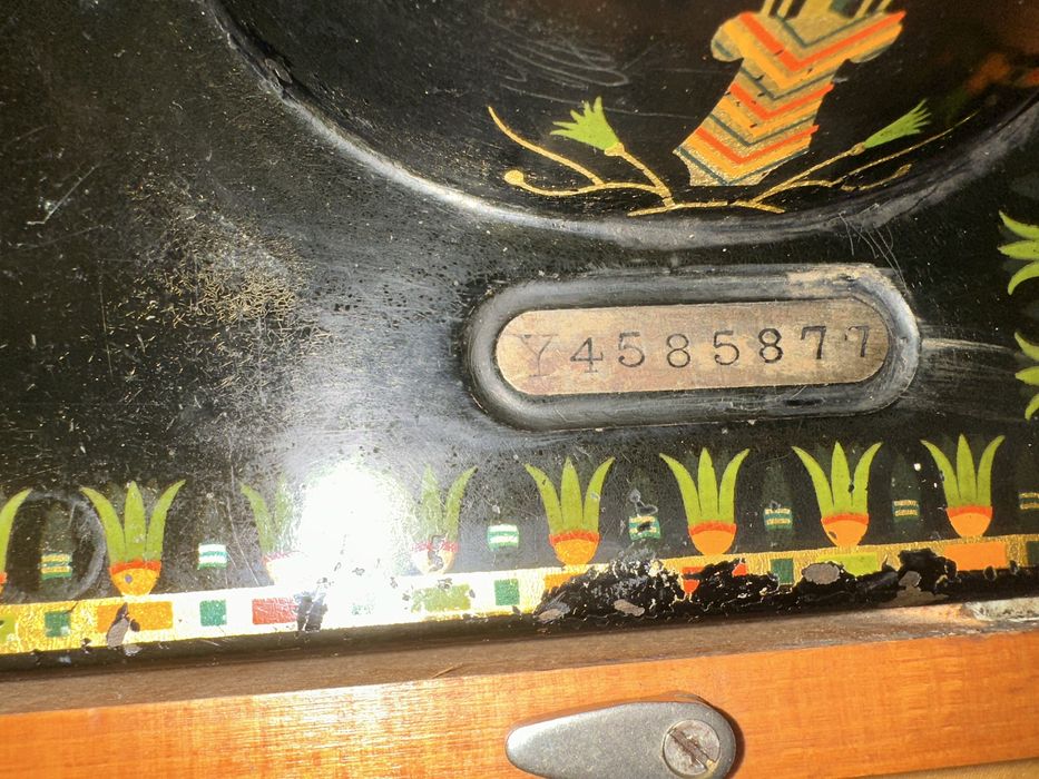 Mașina de cusut SINGER