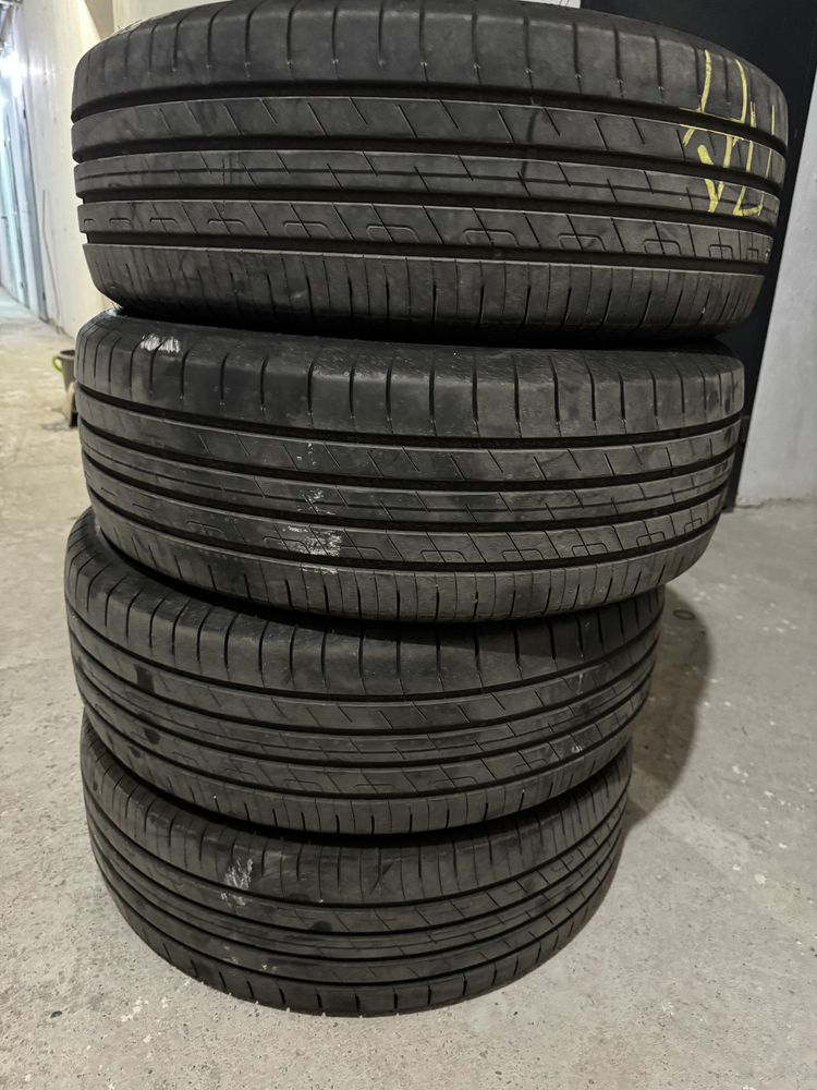 Гуми GOODYEAR EfficientGrip Performance 215/55/18