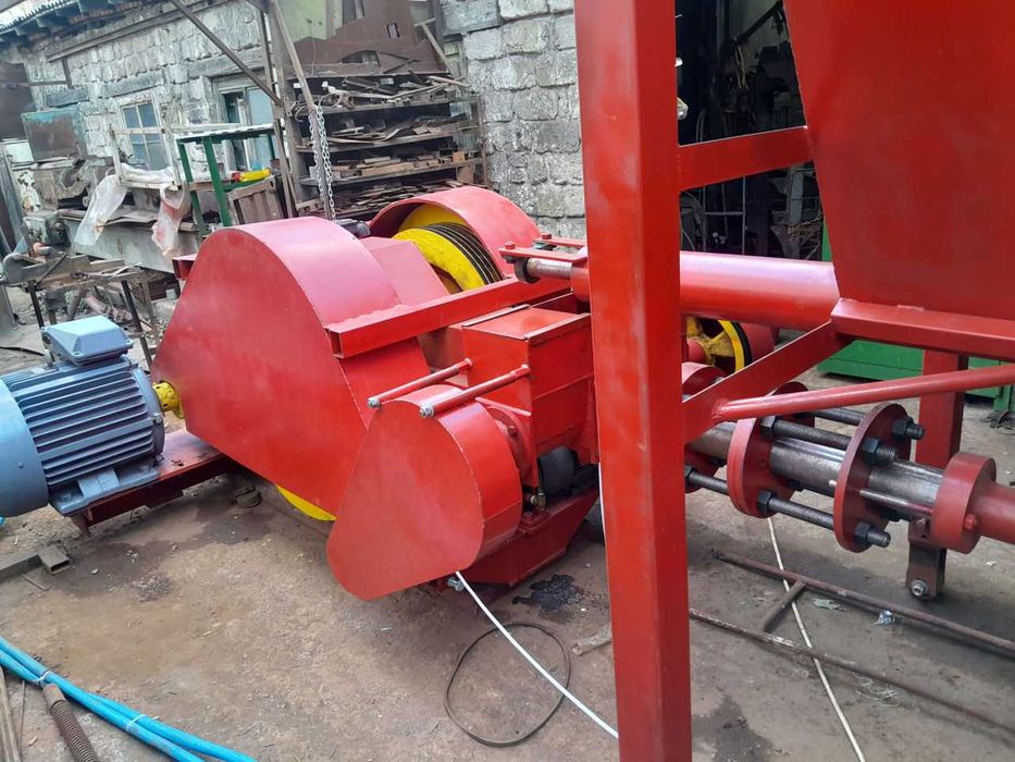 Utilaj pentru producția de brichete pentru foc