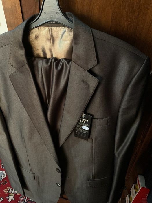 Шикарный итальянский костюм новый / 52 размер