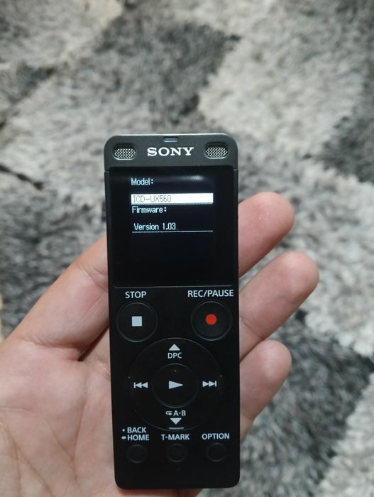 Vând urgent!!! Reportofon Sony ICD-UX560
