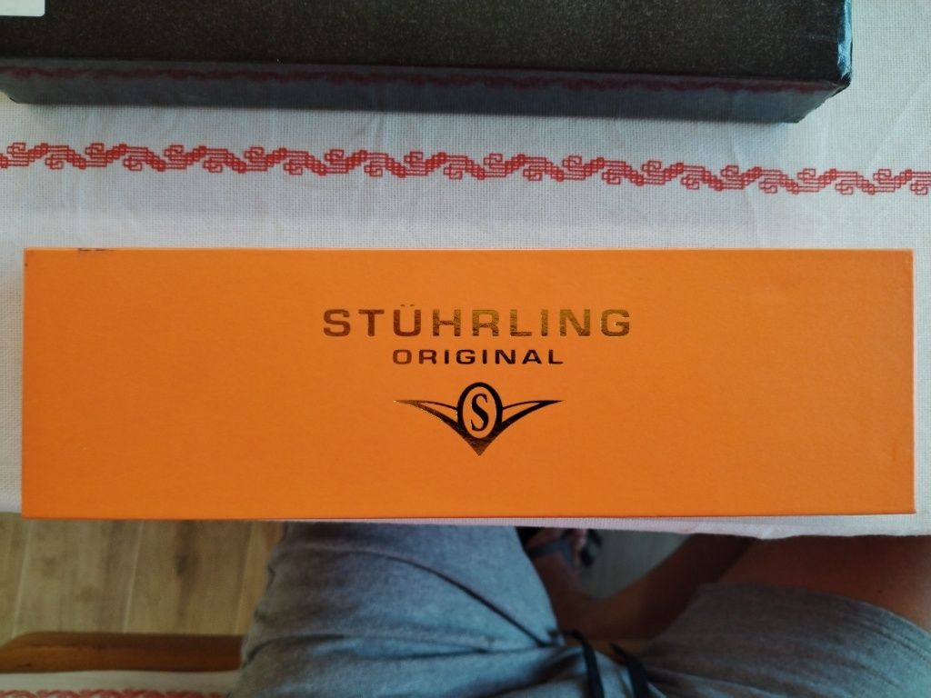 Часовник STURLING !