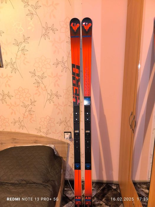 Продавам Чисто нови ски Rossignol GS Fis ски . 188 см модел 2024-2025г