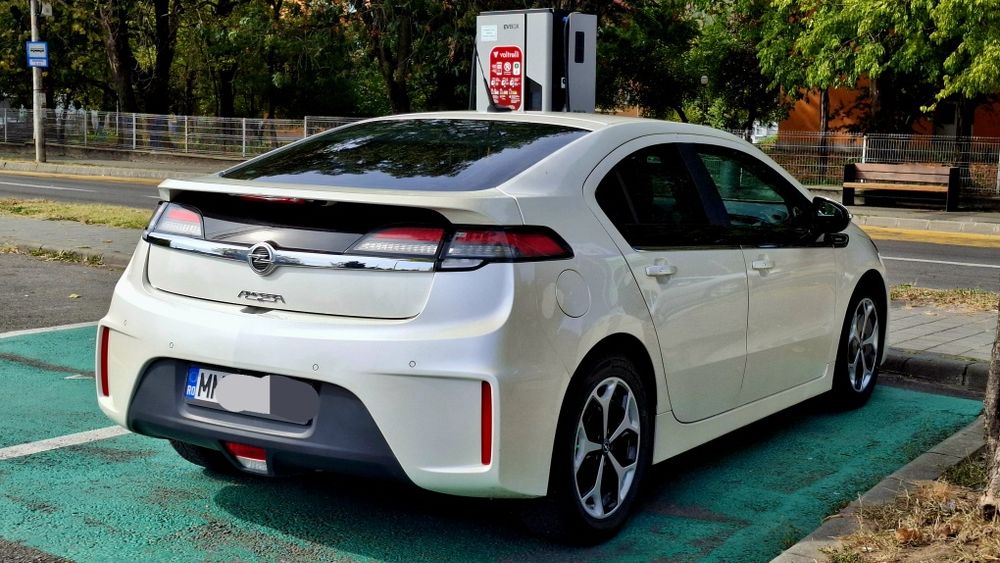 Opel Ampera 2013