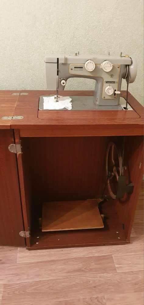 Подольск-142 швейная машинка