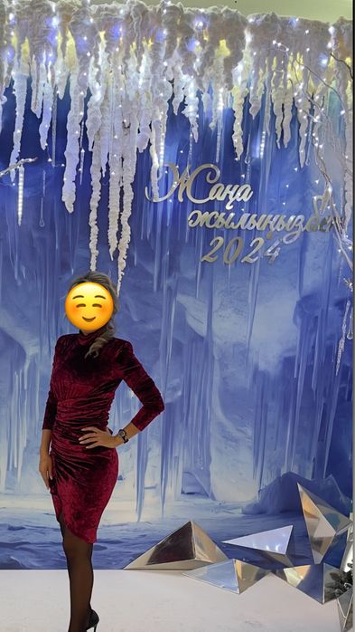 Продам платье бордового цвета