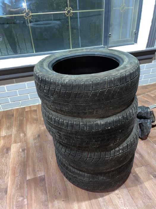 Yokohama Ice Guard IG60 215/55 R17 94 Q без шипов