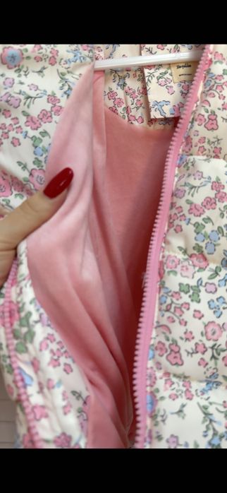 Продаются 2 новые куртки на девочку