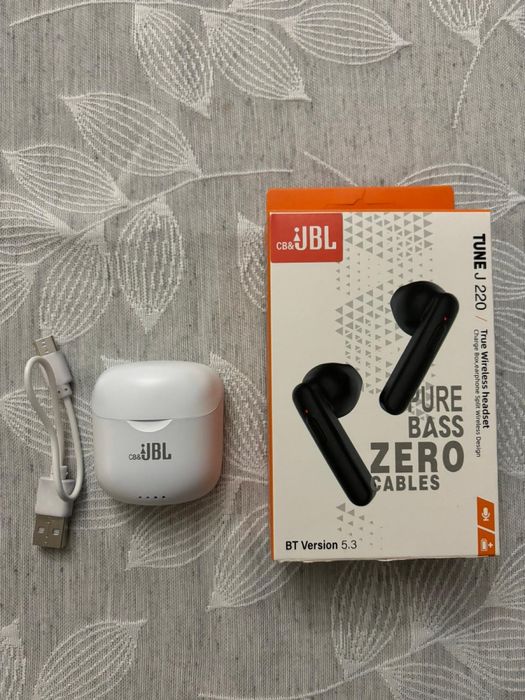 JBL Tune 220 Albe Noi